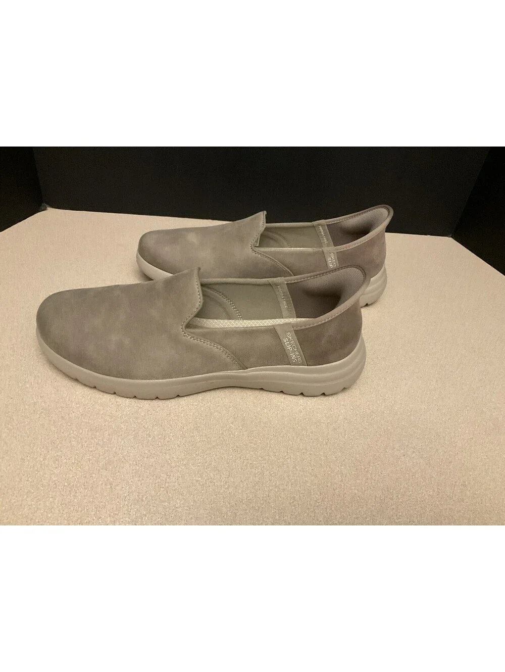 New! Womens Skechers Slip Ins On The Go Flex Captivating Walking Shoes. Size 9.5